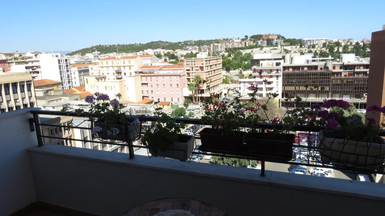 Luna Rossa Rooms カリアリ エクステリア 写真