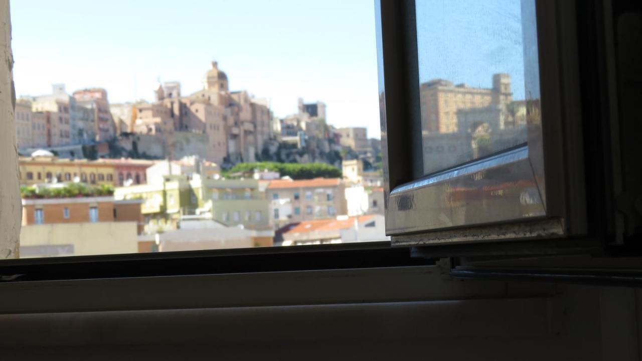 Luna Rossa Rooms カリアリ エクステリア 写真